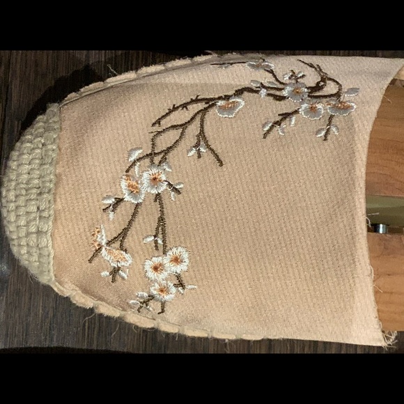 floral espadrilles - Picture 2 of 5